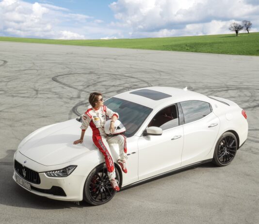 The first Vietnamese female athlete conquering the FIA Motorsport Games international racing competition