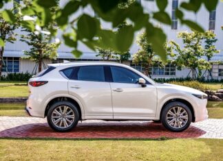 Is the price of Mazda CX-5 2.0L Premium truly worth it? How does the top-of-the-line MG RX5 compare to its Japanese rivals?