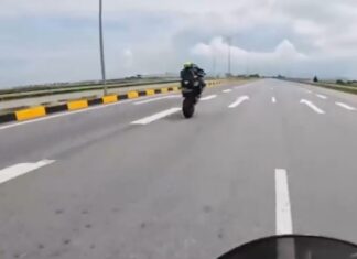 Hai Phong: Motorcycle gang identified for stunt riding and causing chaos on the streets.