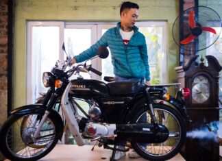 Marvel at a man’s antique car collection in Hanoi: A wide range of famous vintage cars, some dating back centuries