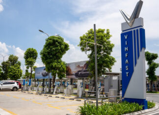 VinFast car owners can find charging stations within just a 3.5 km radius in 80 cities.