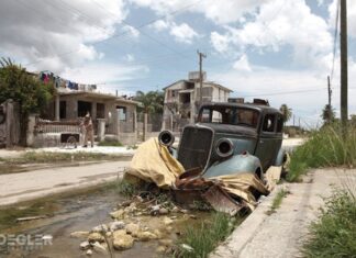 Abandoned: Mercedes-Benz 300SL Supercar with Gullwing Doors