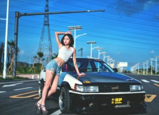 Slim Beauty Basks in the Sun with a Timeless Toyota AE86