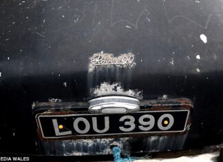 10-year-old abandoned car still taxed and insured