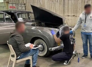Using Vintage Bentley Car as a Smokescreen for Cross-Border Smuggling
