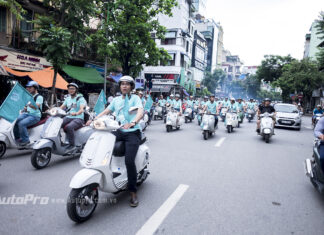 Vibrant Vintage Vespa Caravan Takes Ha Thanh by Storm