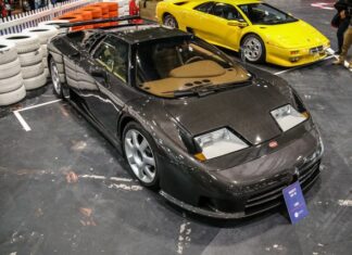 Impressive Classic Cars Exhibition in London