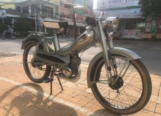 Reviving hundreds of vintage cars in Saigon: With classic cars, every day is a leisurely feast, no rushing allowed