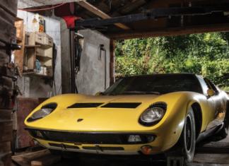 Abandoned and Covered in Dust, These Vintage Cars Still Fetch Nearly 60 Billion VND