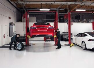 Customers accuse Tesla of monopolizing repairs and maintenance for their vehicles.