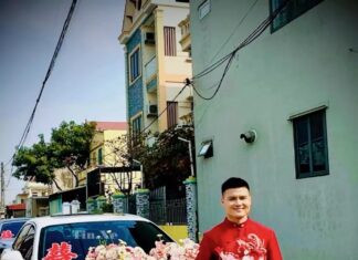 Midfielder Quang Hai flaunts his luxury wedding cars, opts for Bentley as the bridal car instead of Rolls-Royce like other tycoons.