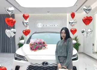 Hot Girl Enthusiast Buys Brand New Lexus RX350, Beautiful Inside and Out