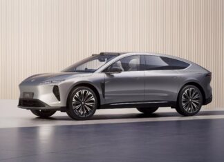 Nio unveils luxury sedan with 700 horsepower, 3-minute battery swap