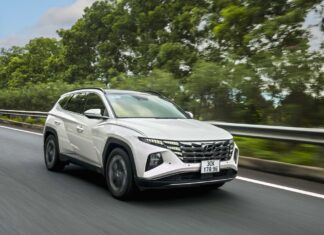 Hyundai sells 10,884 vehicles in December 2023: Impressive sales growth achieved.