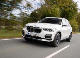 Start the new year with up to 50% off registration fee when purchasing a BMW car