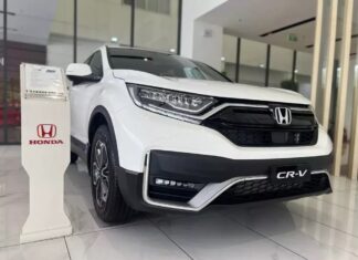 Honda CR-V old models continue to be discounted by 200 million VND to push inventory.