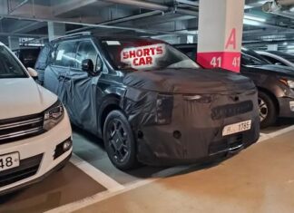 KIA Carnival Facelift set to debut later this year