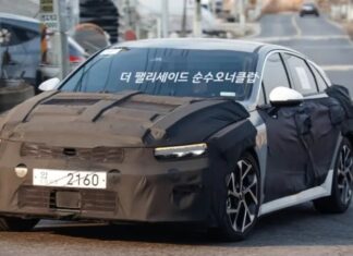 KIA K5 Facelift spotted during test drive