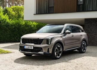 Kia Sorento 2024 debuts in Europe, awaiting arrival in Vietnam.