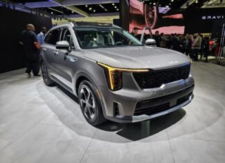 Real-life photos of the 2024 Kia Sorento in the US, awaiting its arrival in Vietnam