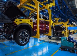 Government agrees to reduce 50% registration fees for domestic cars