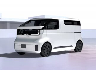 Toyota Kayoibako: Versatile Small Van with Customization Options