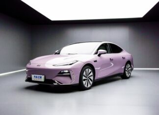 Introducing the Geely Galaxy E8 – A Pure Electric Sedan with a Massive 45-inch 8k Resolution Display