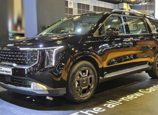 Up close with the 2024 Kia Carnival Hybrid