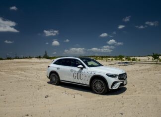 Save 50% on registration fees and get attractive gifts when purchasing a Mercedes-Benz in early 2024 in Vietnam.