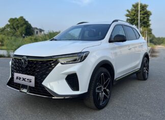 Deep discount on MG RX5 at dealerships: Price reduced to 580 million VND, on par with some A-size cars