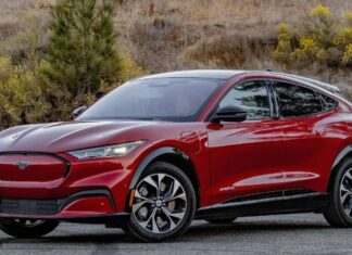 Nearly 50% of Ford dealers refuse to sell electric cars by 2024.