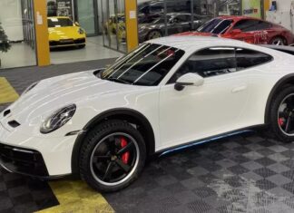 Porsche 911 Dakar 2023, an Exclusive Sports Car, Arrives in Vietnam: Minimalist Elegance
