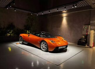 Close to Tet Nguyen dan, Cường “Đô-la”‘s supercar garage revealed through Minh “Nhựa”‘s lens: Pagani Huayra is a perfect fit