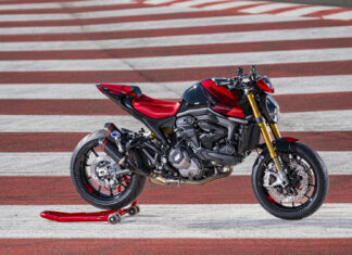 Ducati Monster SP 2023 now available in North America, coming to Vietnam shortly.