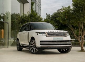 Range Rover SV launches in Vietnam, starting at VND 16.869 billion.