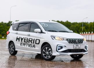 Which MPV do Vietnamese people choose when many cars are deeply discounted but still difficult to sell?