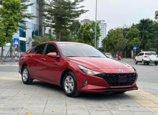 Hyundai Elantra Standard Version: Huge dealer discounts up to 70 million VND