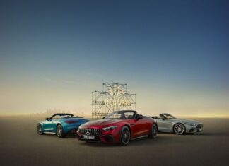 The iconic Mercedes-AMG SL 63 S E PERFORMANCE returns to the Vietnamese market with a starting price of 12,290 billion Dong.