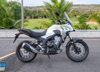 Comparing the 2019 Honda CB500X and the 2018 Kawasaki Versys X300