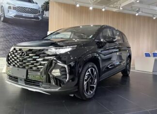 Hyundai Custin puts pressure on Toyota Innova Cross with massive discounts at dealerships.