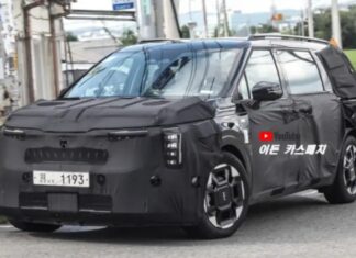 Spotted: Kia Carnival facelift in action, launch just around the corner