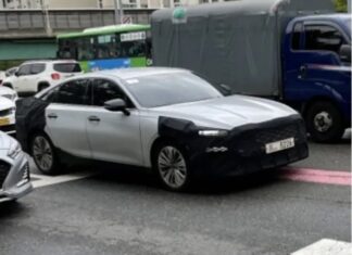 KIA K8 Facelift seen testing, offers major enhancements.