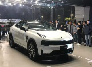 Lynk & Co 01 and 05 duo dealership reveals expected prices, no car below 1 billion VND.