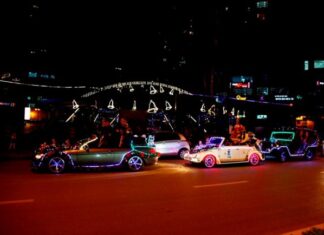 Revving up the Christmas spirit in Hanoi with classic cars