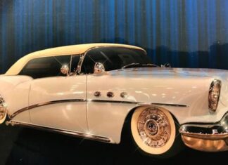 Vintage car collection stolen from auction, valued at $500,000