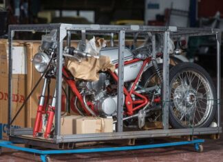 Unboxing the Rare 1998 Honda Dream 50: A 24-Year-Old Gem up for Auction