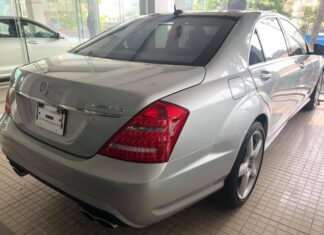 Rare and Expensive Vintage Mercedes-Benz S 63 and S 65 AMG Models Found in Vietnam with Surprising Car Condition