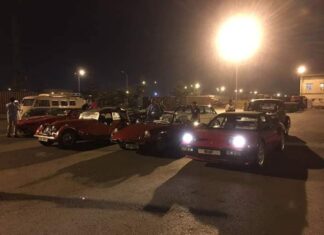 Unexpected Appearance of Ferrari Mondial and 550 Maranello Supercars at Vietnamese Port Amongst Classic Cars