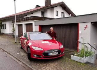 Tesla Model S Electric Car: 1.9 Million Km Driven, 13 Motor Replacements, 3 Battery Replacements