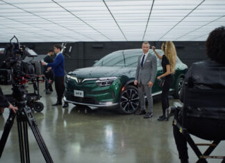 Captivating VinFast VF 8 Advertisement Video: Starring Actor Joey Lawrence